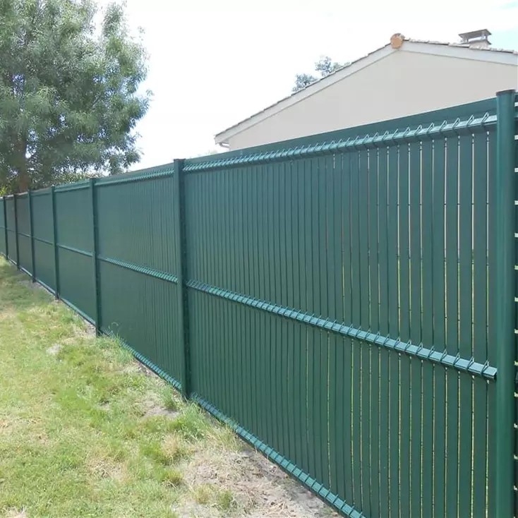 ograda oko kuće - plastična ograda pvc
