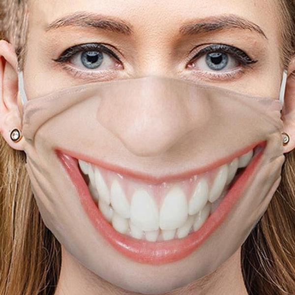 žene osmijeh maska na licu
