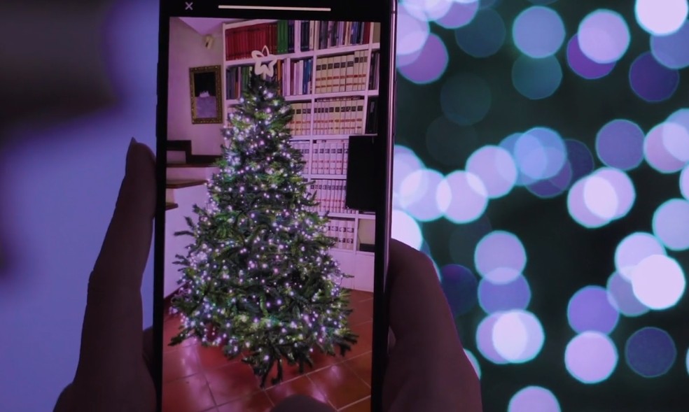 božićno drvce kontrolirano aplikacijom