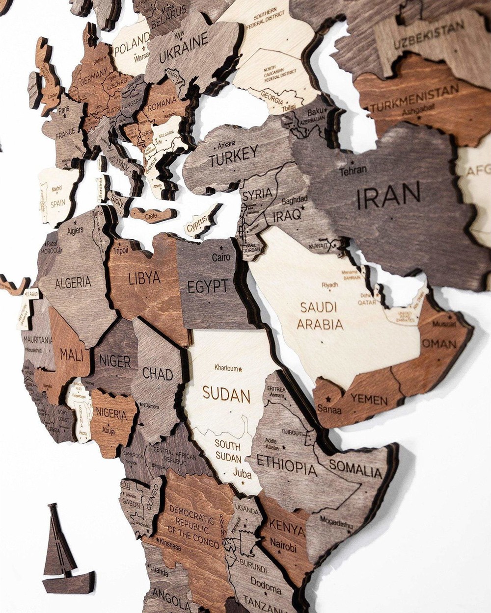 drvena karta na zidu 3D kontinenta