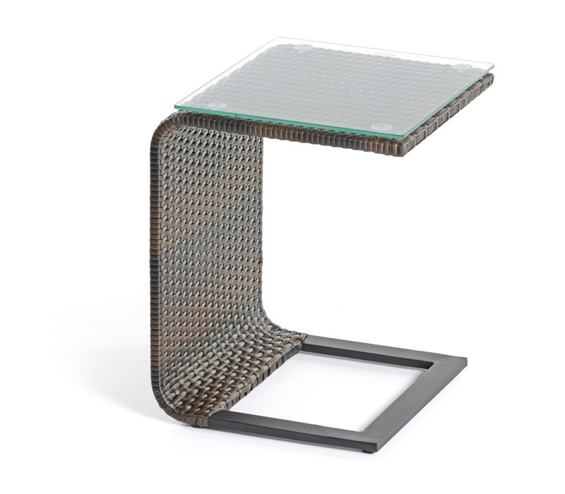 Dizajnerski stol od ratana za vrt je jedinstven i moderan