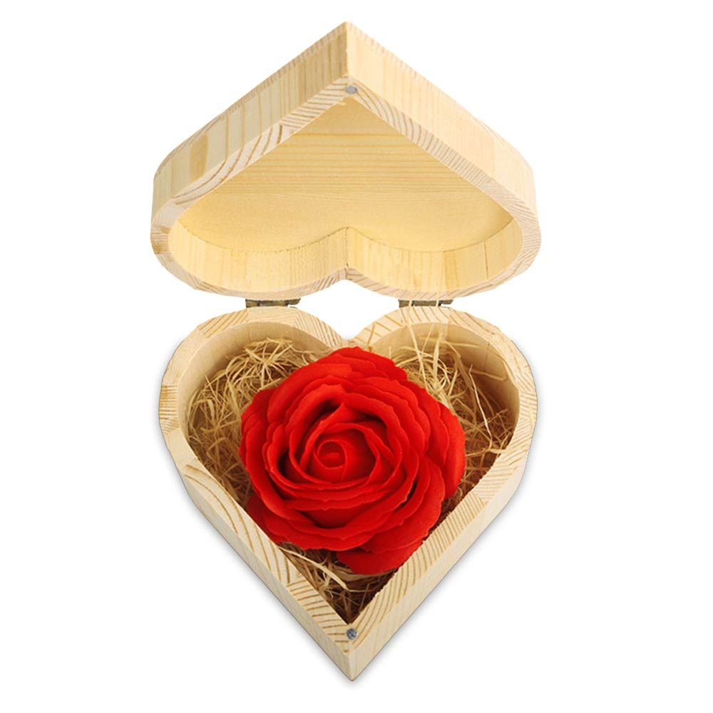 Ruže od sapunice u drvenoj kutiji u obliku srca