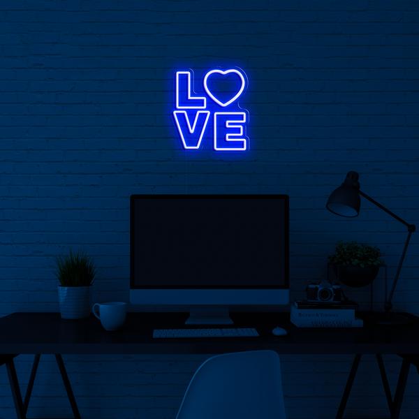 Neonska LED reklama na zidu - 3D logo LOVE - dimenzija 50 cm