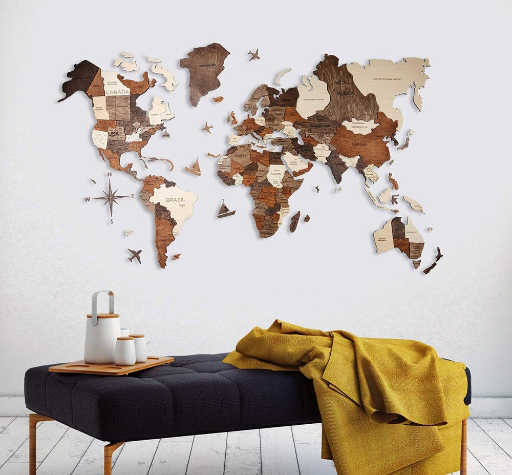 3D slike na zidnoj drvenoj karti svijeta