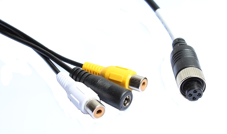 Priključni kabel od cinch do 4pin